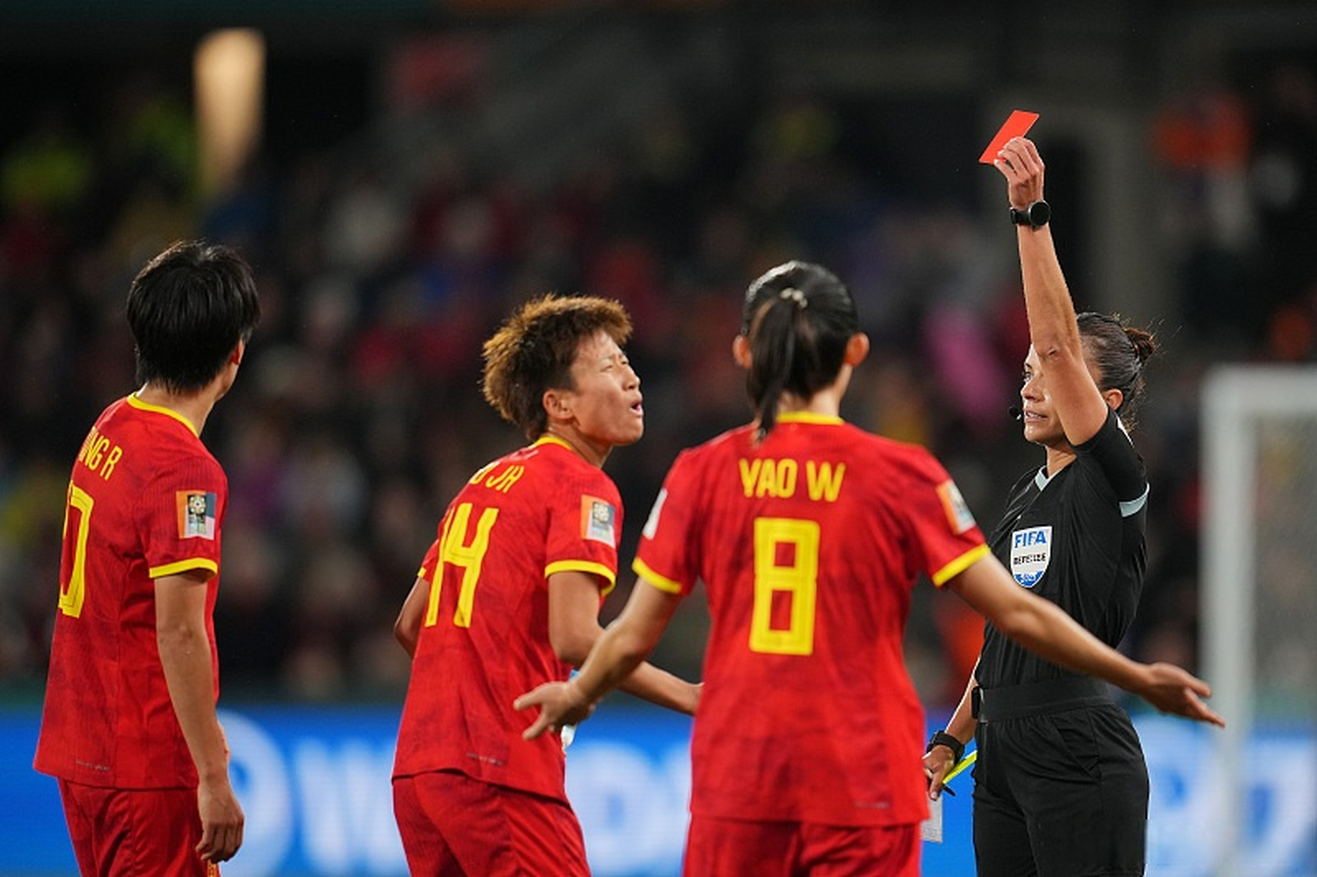 完美体育品牌-国家队绝佳表现！中国女足赢得观众们的掌声